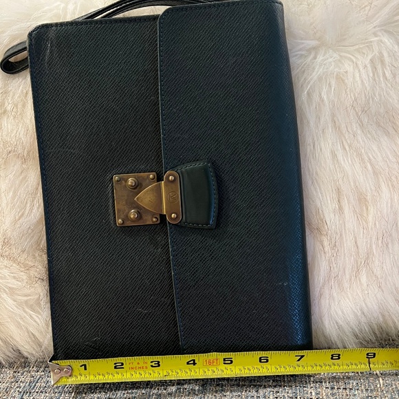 Louis Vuitton Pochette Clutch - Picture 10 of 11
